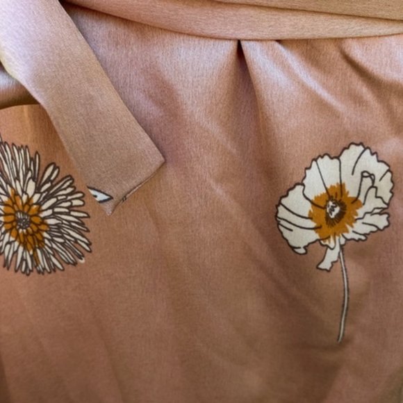 ASTR The Label Fiona Satin Wrap Dress Size XS NWT - Picture 5 of 6